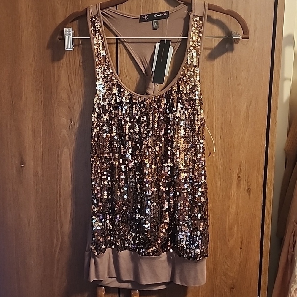 Women's Heart Soul M Gold Sequin Tanktop NWT  ✨️